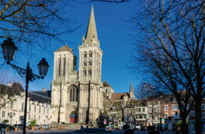 La Cathédrale de Lisieux - Place François Mitterrand